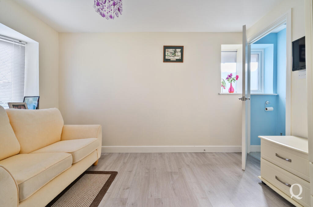 fb044244-3fb5-4e0...