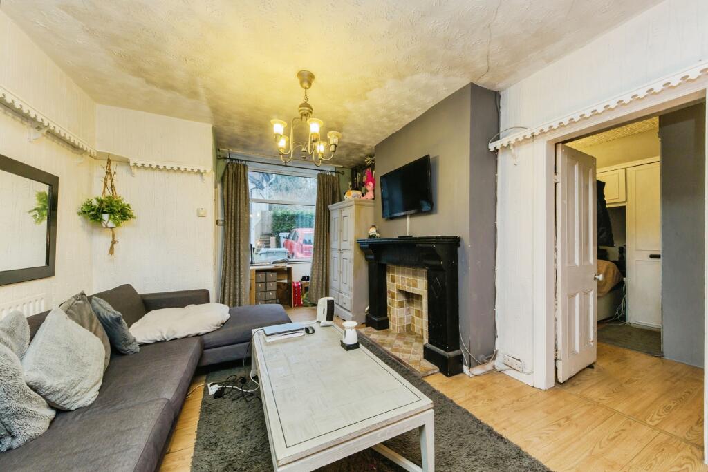 Entrance Hall/Living