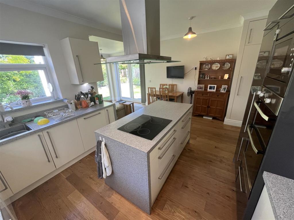 Living &amp; Dining Kitchen Aspect 2.jpg
