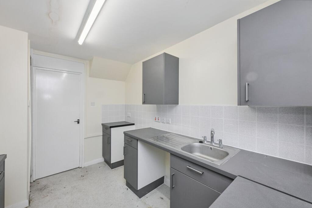 60 Madells, Epping, Essex CM16 4NW