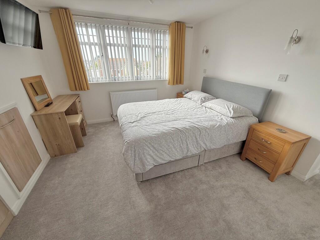 9 Hawke Close Bed...