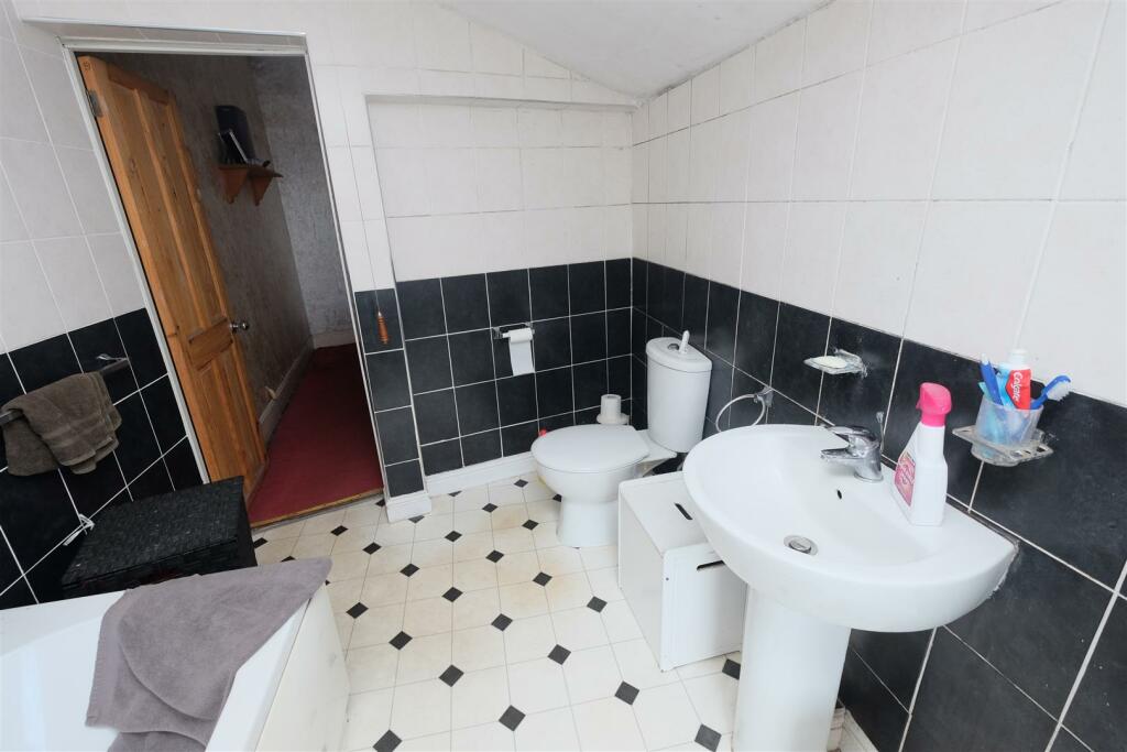 12 Hardy Road, Bedminster, Bristol BS3 2SN Freehol