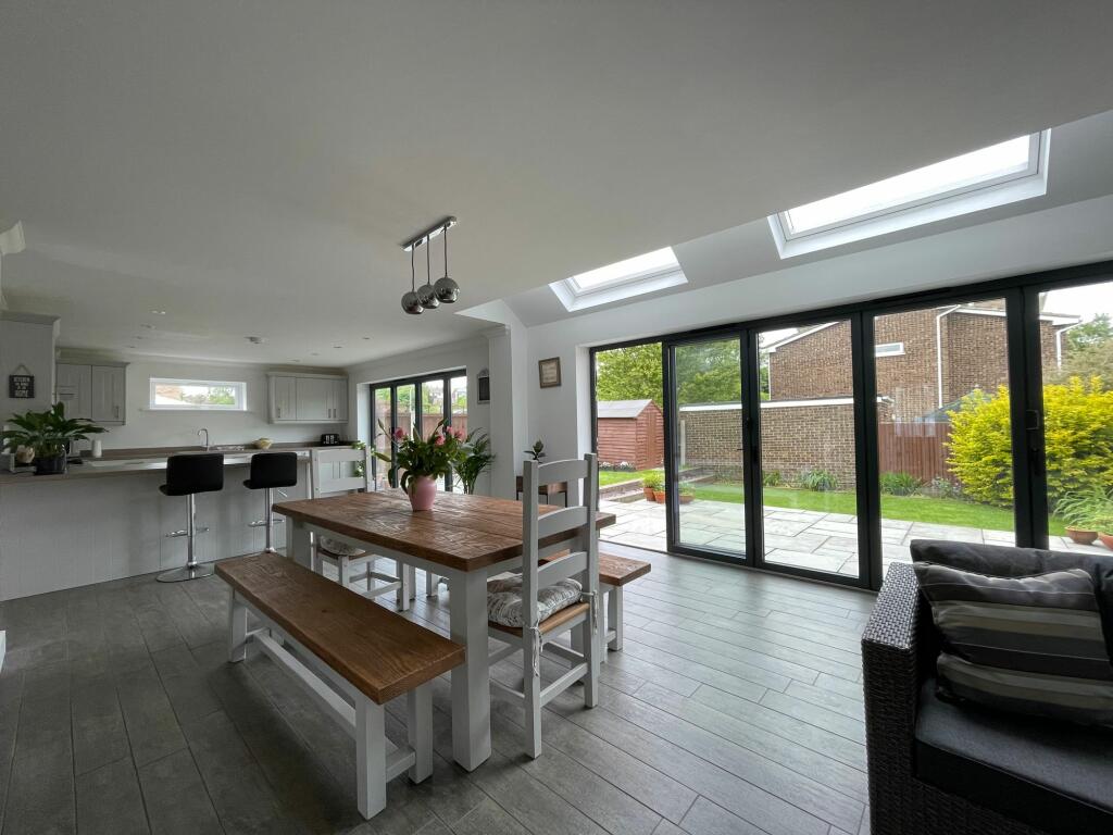 Kitchen/Dining Room (4)