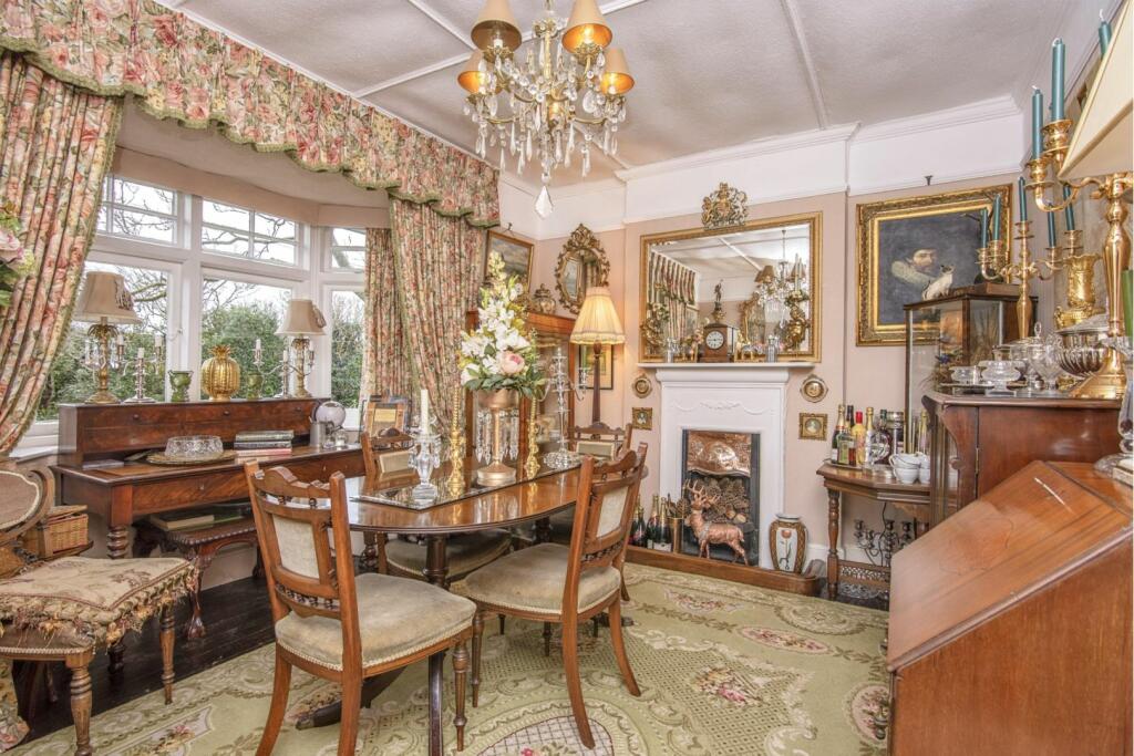 Dining Room/Bedroom