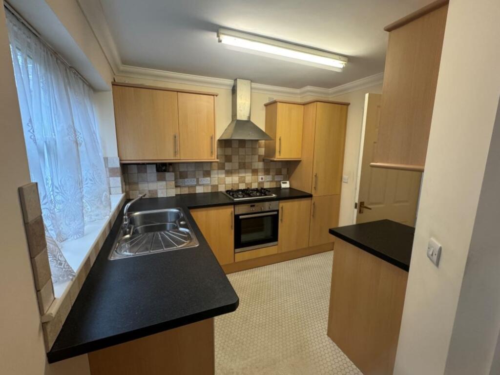 2 Brewery Court, Dawlish - kitchen1