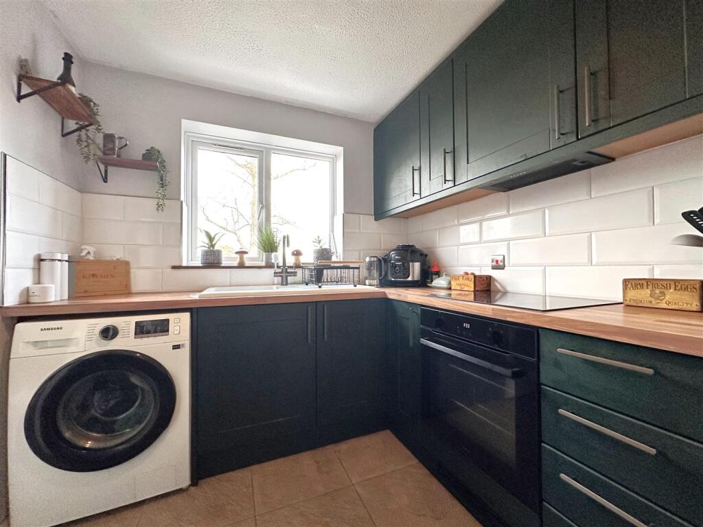Kitchen 951