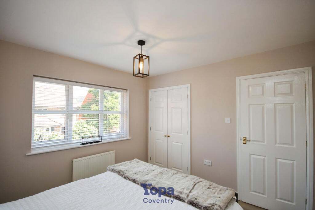 E79f7d25-Bed 204.JPG