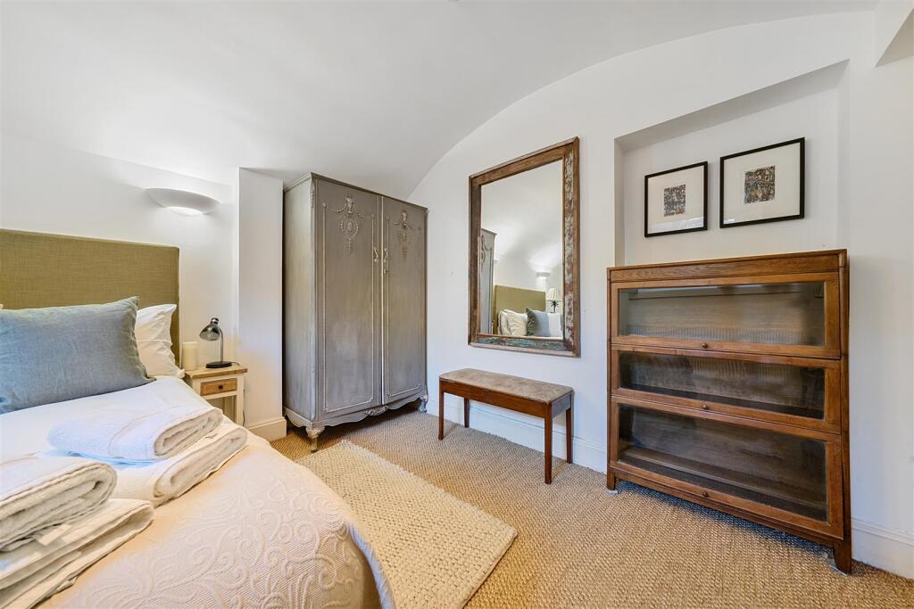 1289680-29-6824c46646450-ARW .jpg