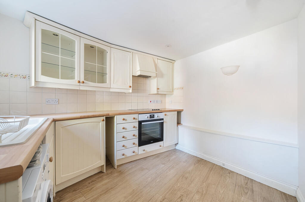 1330925-9-689b707...