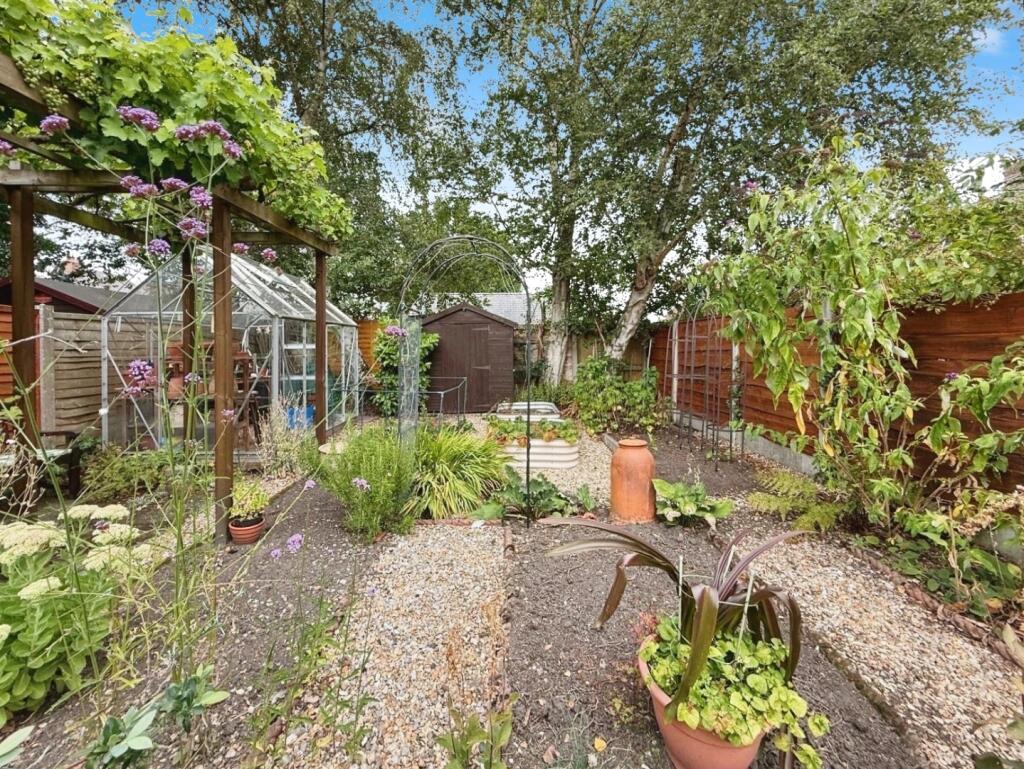 pbox-garden-326582.jpg