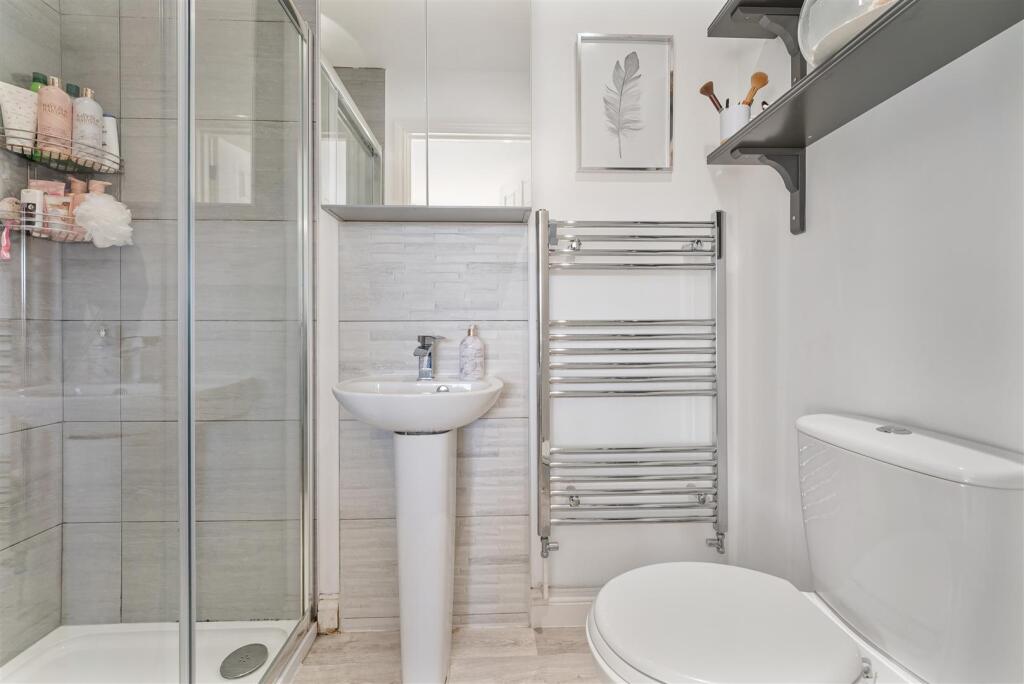 En Suite Shower Room