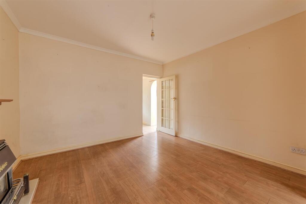 6 Woodfield Road-10.jpg