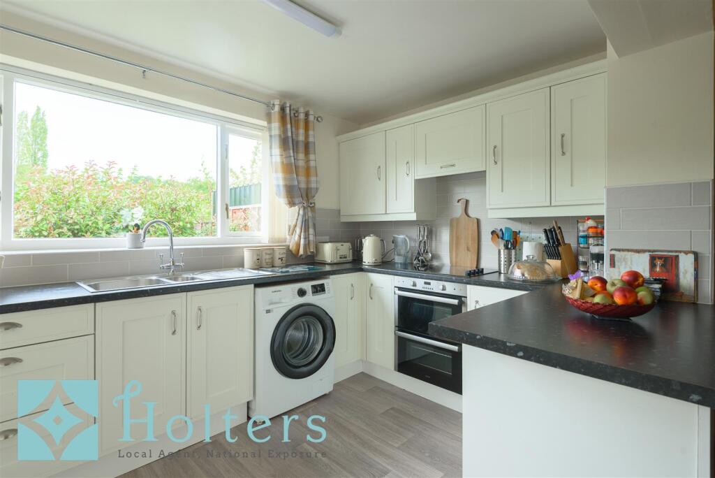 13 Llewellyn Road, Kington-15.jpg