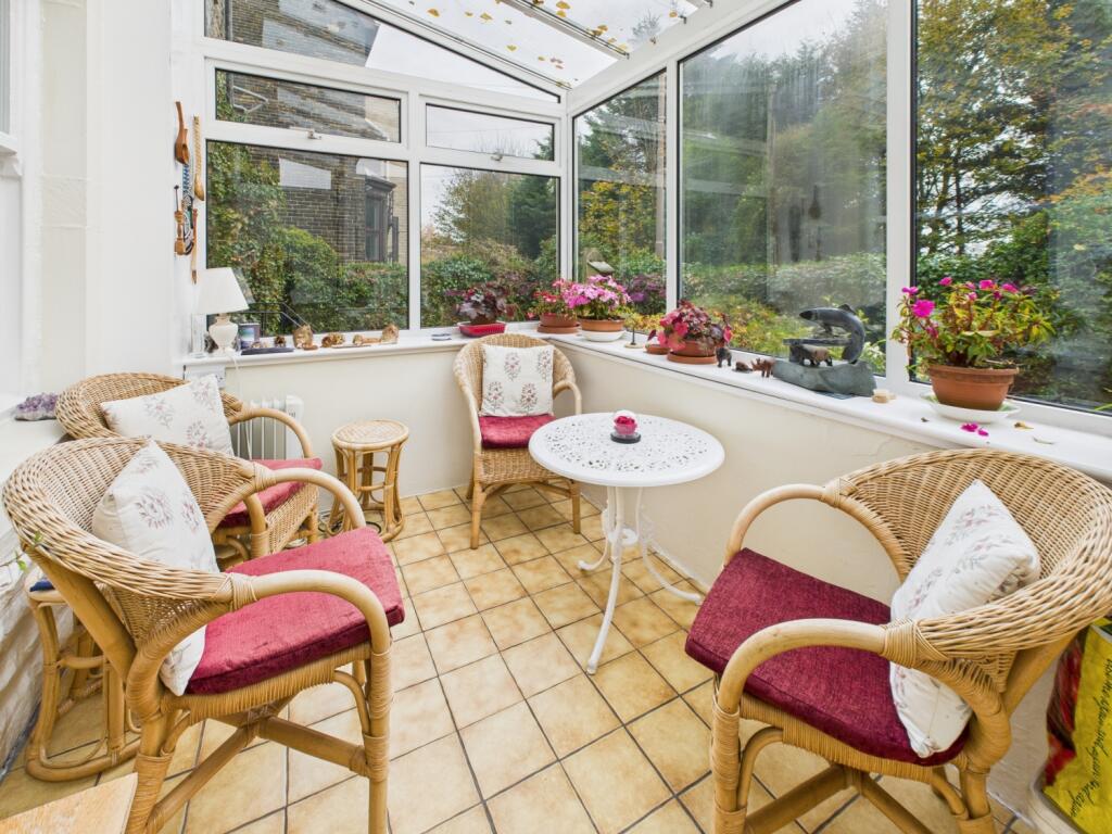 CAM04233G0-PR0042-STILL049