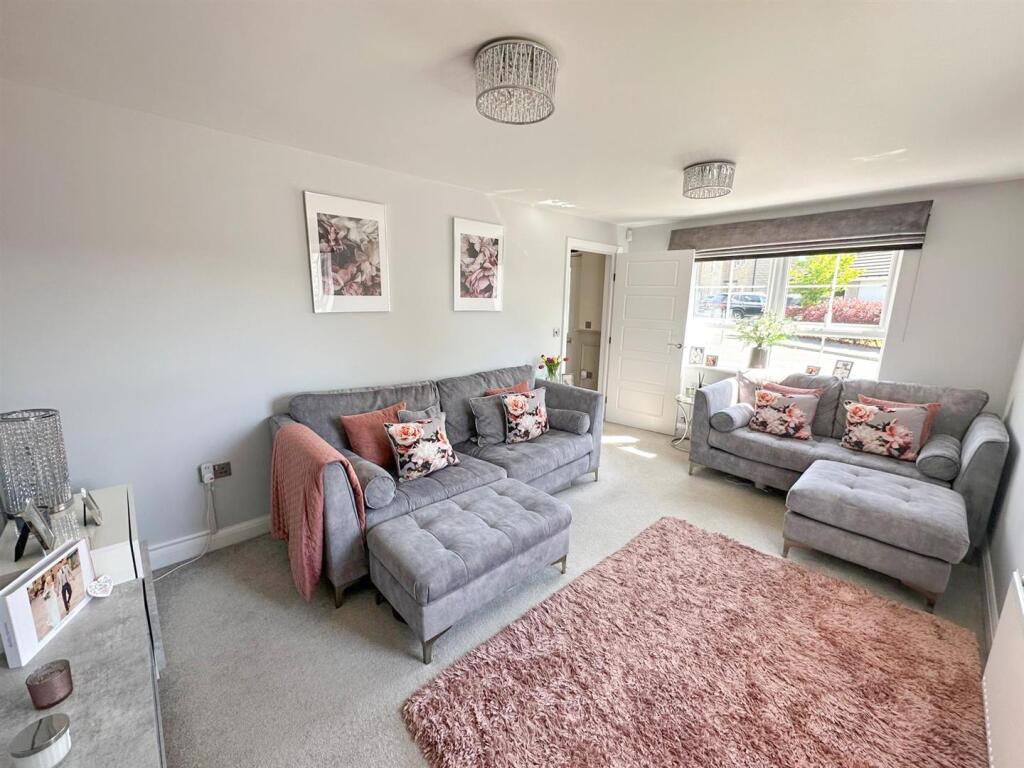 Three bed detached property, Silsden 10