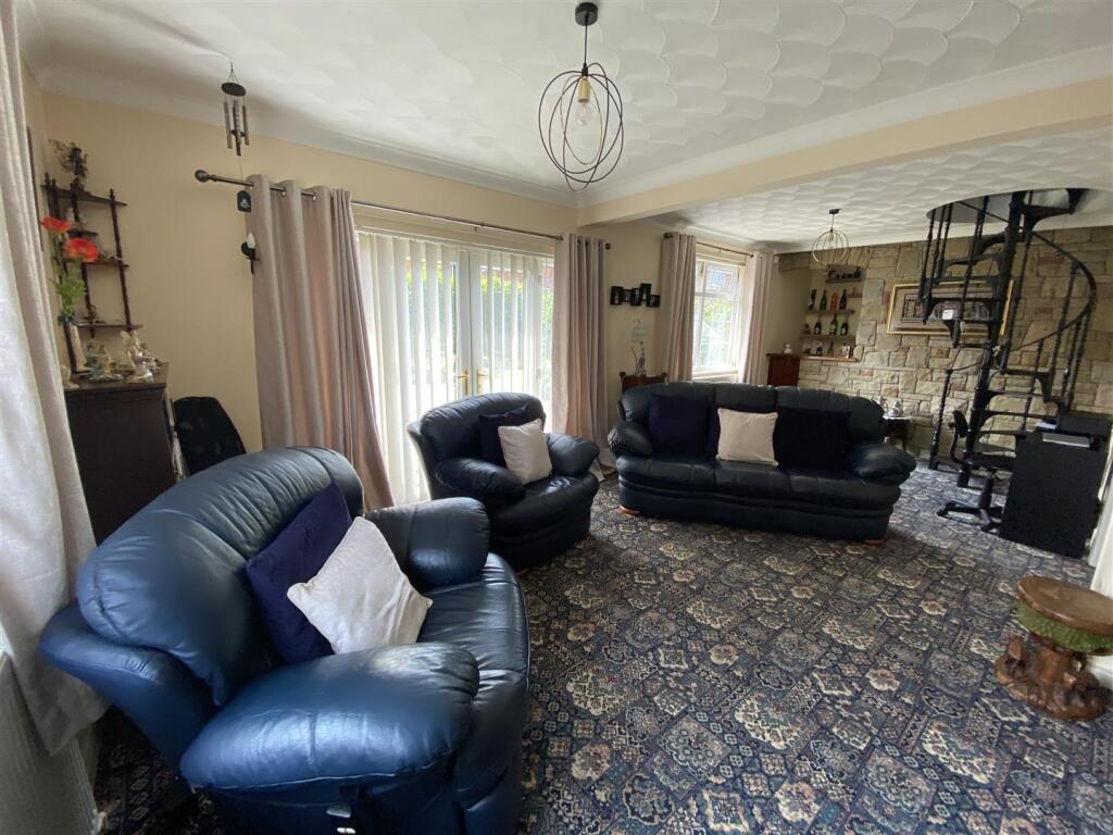 Lounge: