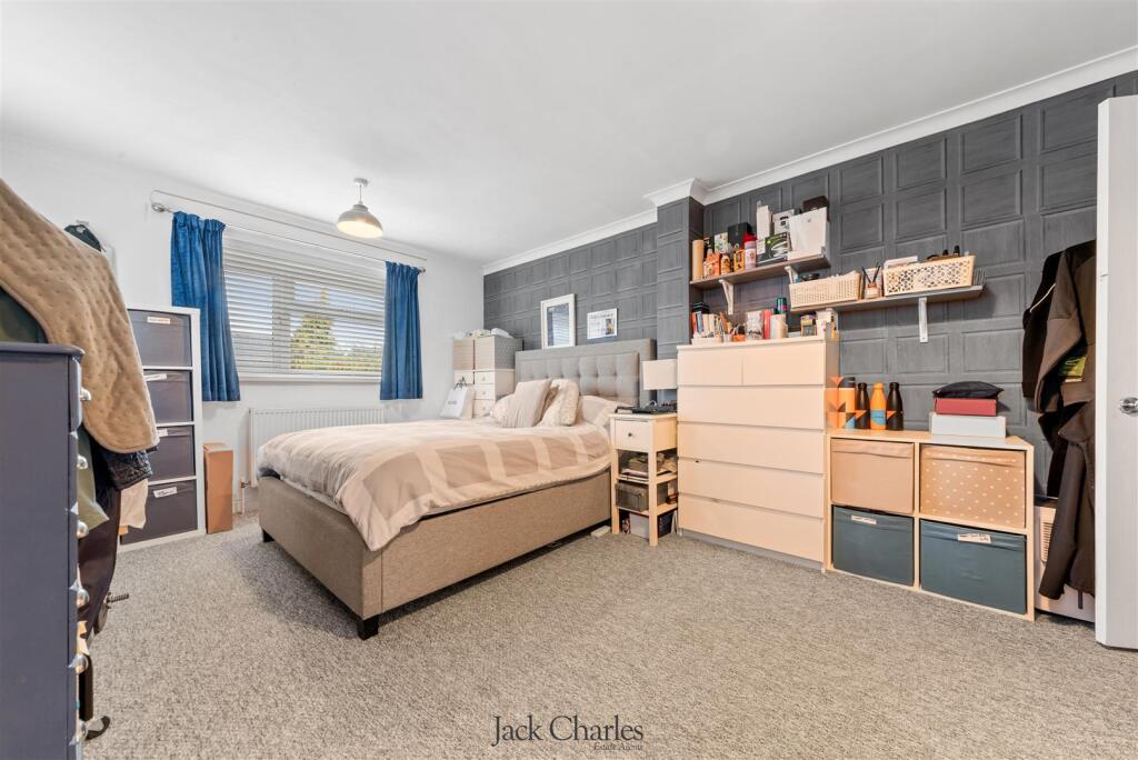 41 Lower Green 2.jpg