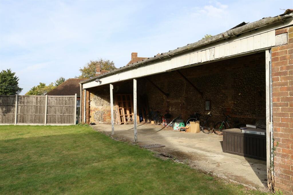 STORAGE BARN