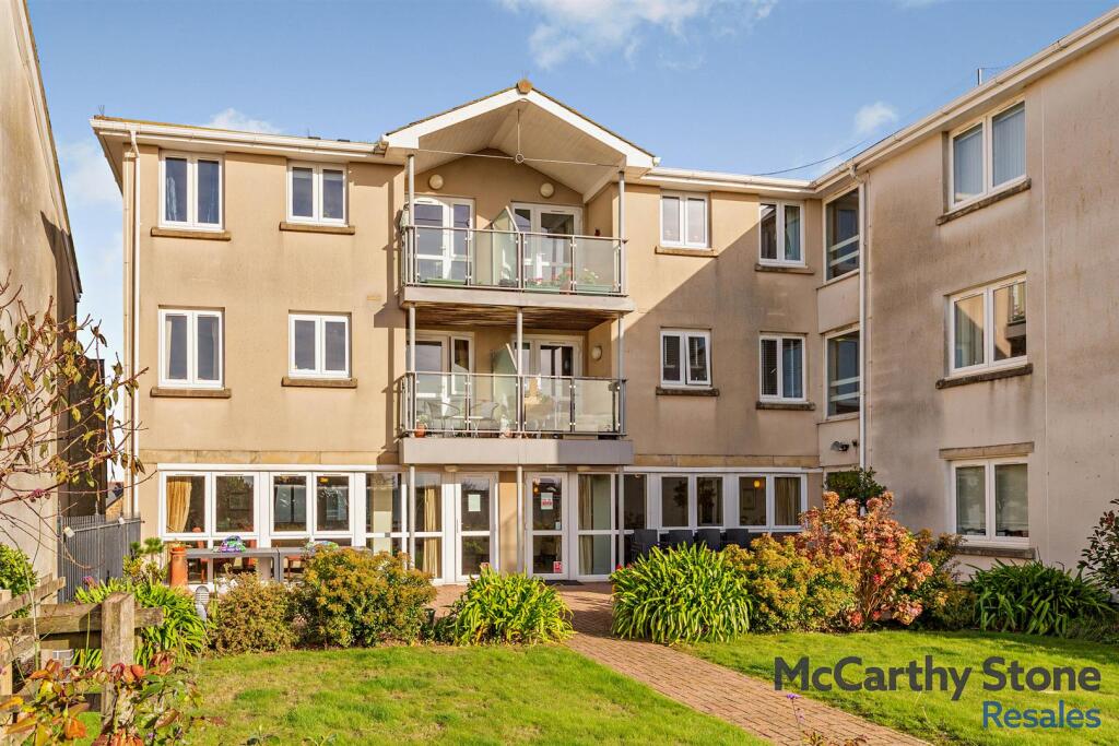 Marina Court