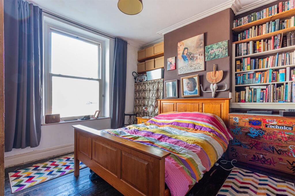 Romilly Crescent 31-23.jpg