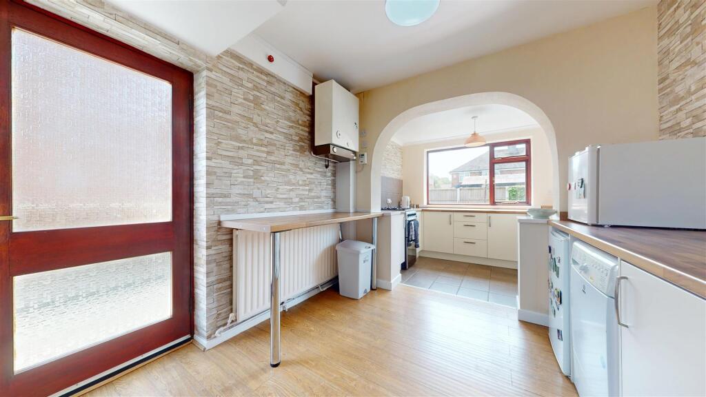 Stanley Avenue Kitchen