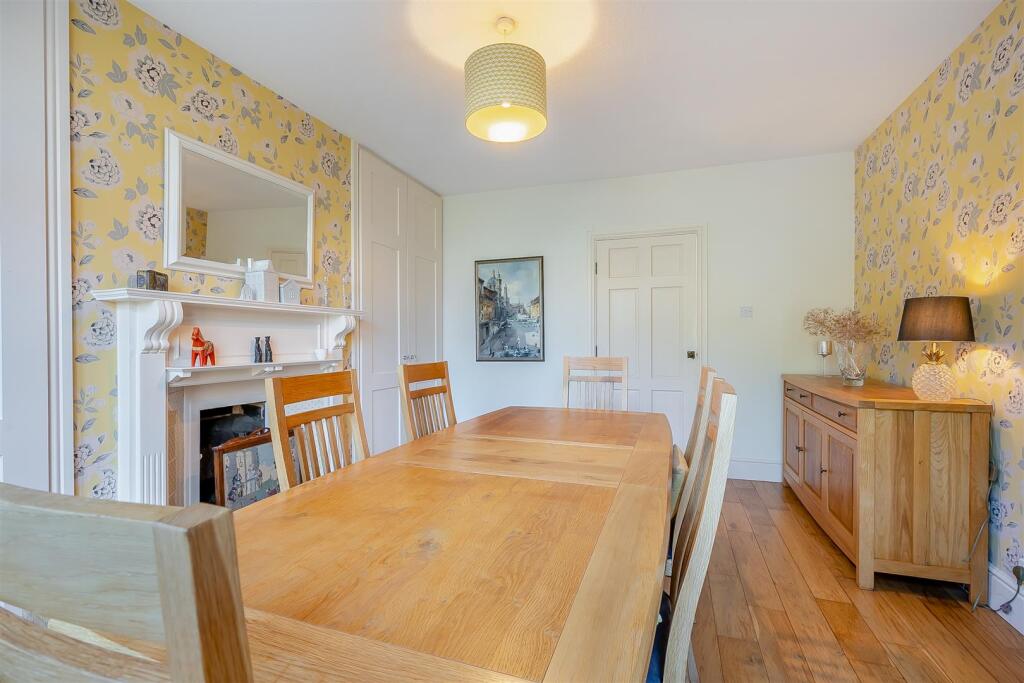 8638834-interior08.jpg