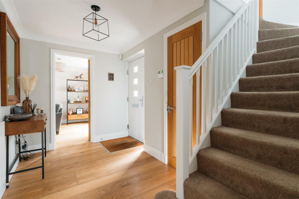 1 Woodside Gardens, Hitchin-09.jpg