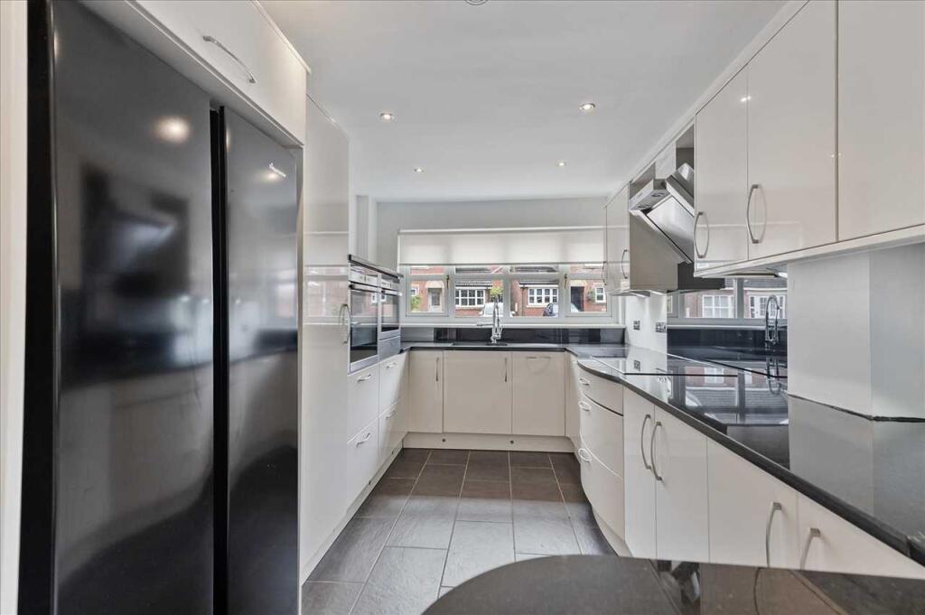 Breakfasting Kitchen