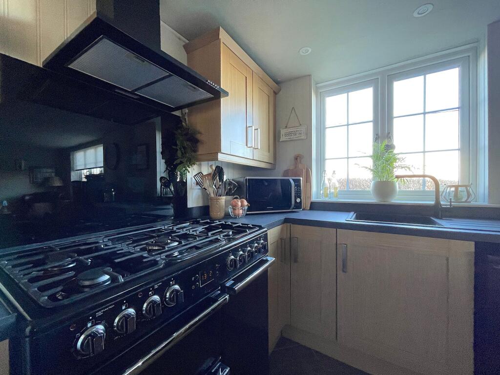 Kitchen Area (3)