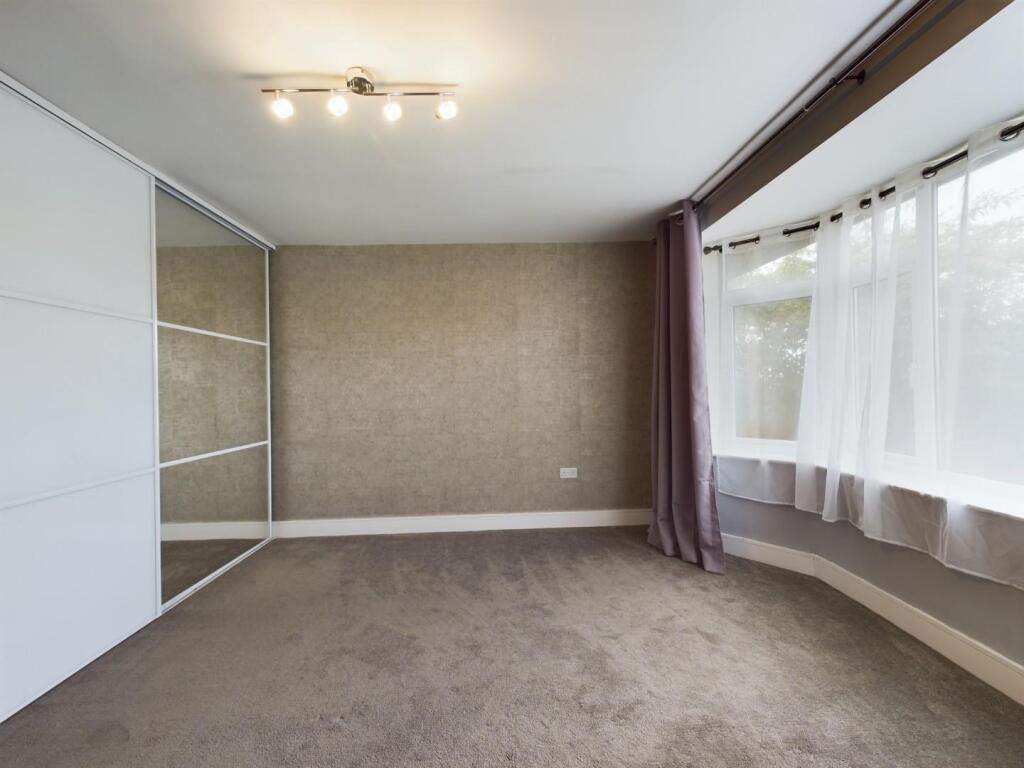 CAM01576G0-PR0150-STILL008.jpg