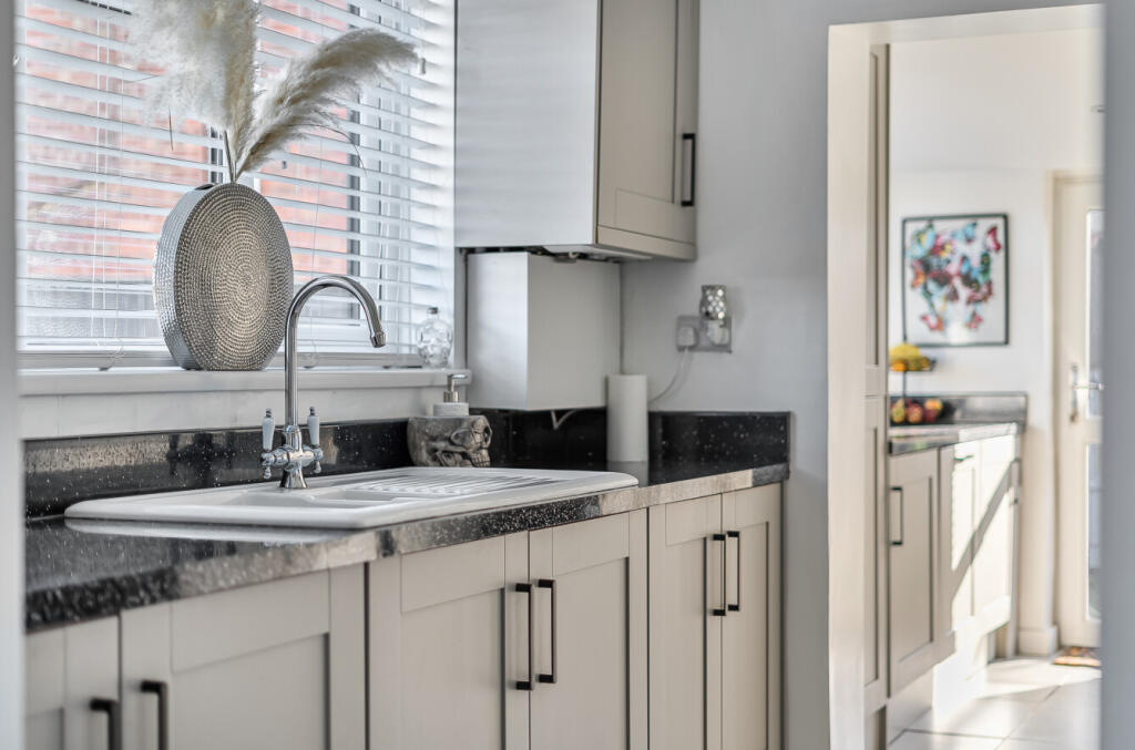 1384635106925a489b2593