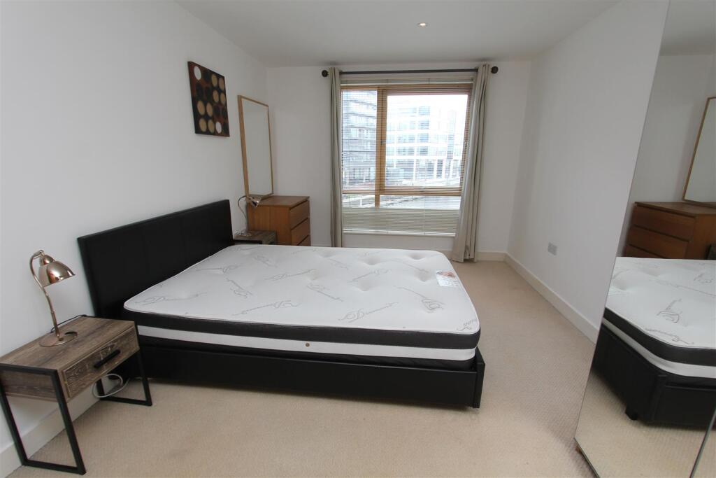Bed11.JPG