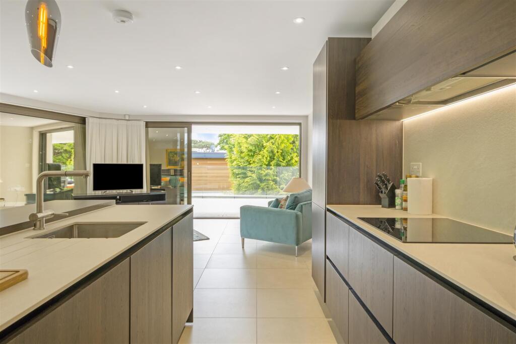 93634_Flat-10-56-The-Avenue  (9).jpg