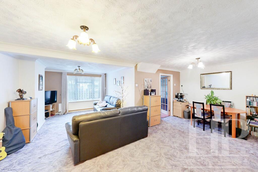 Lounge/dining room