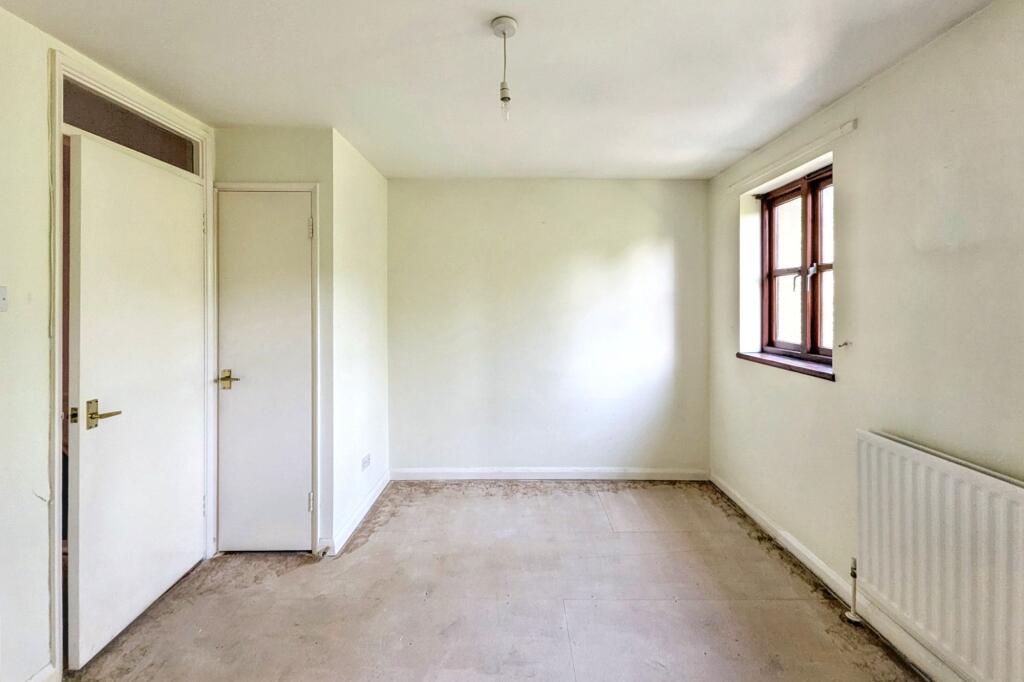 2 Pownsett Terrace, Ilford, Essex IG1 2SW