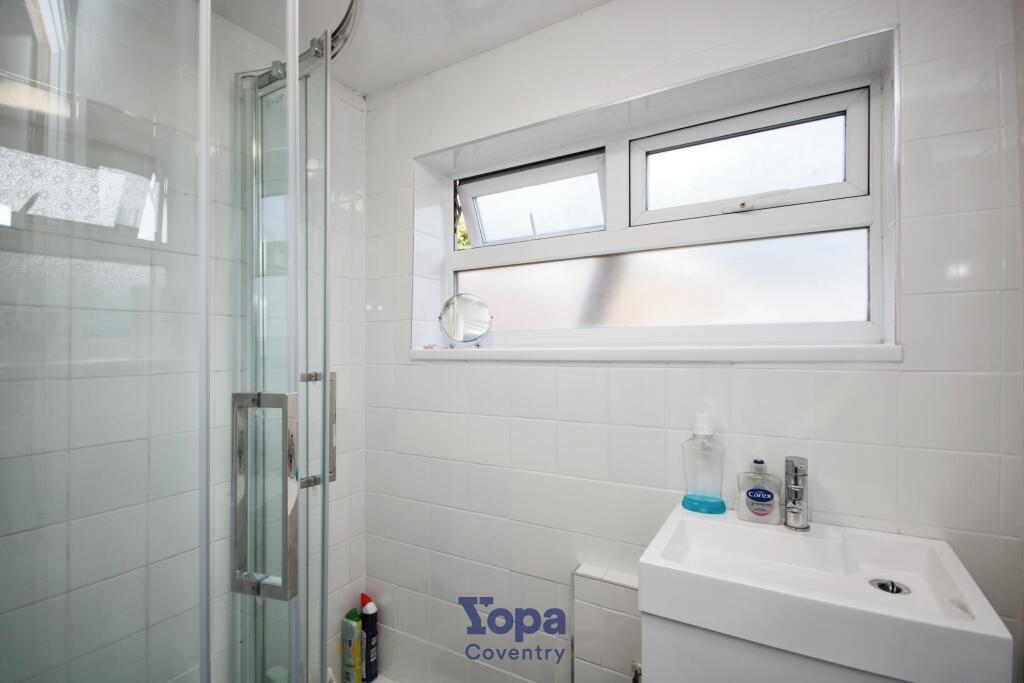 6fdb1009-Shower 20Room.JPG