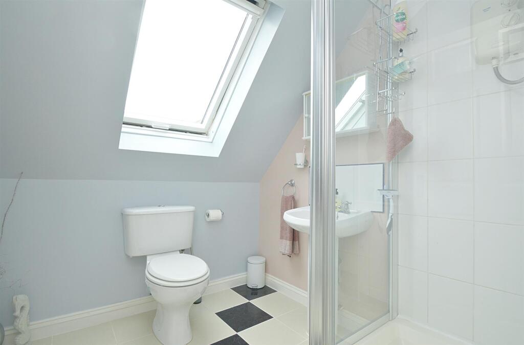 resizedEnSuite2.jpg
