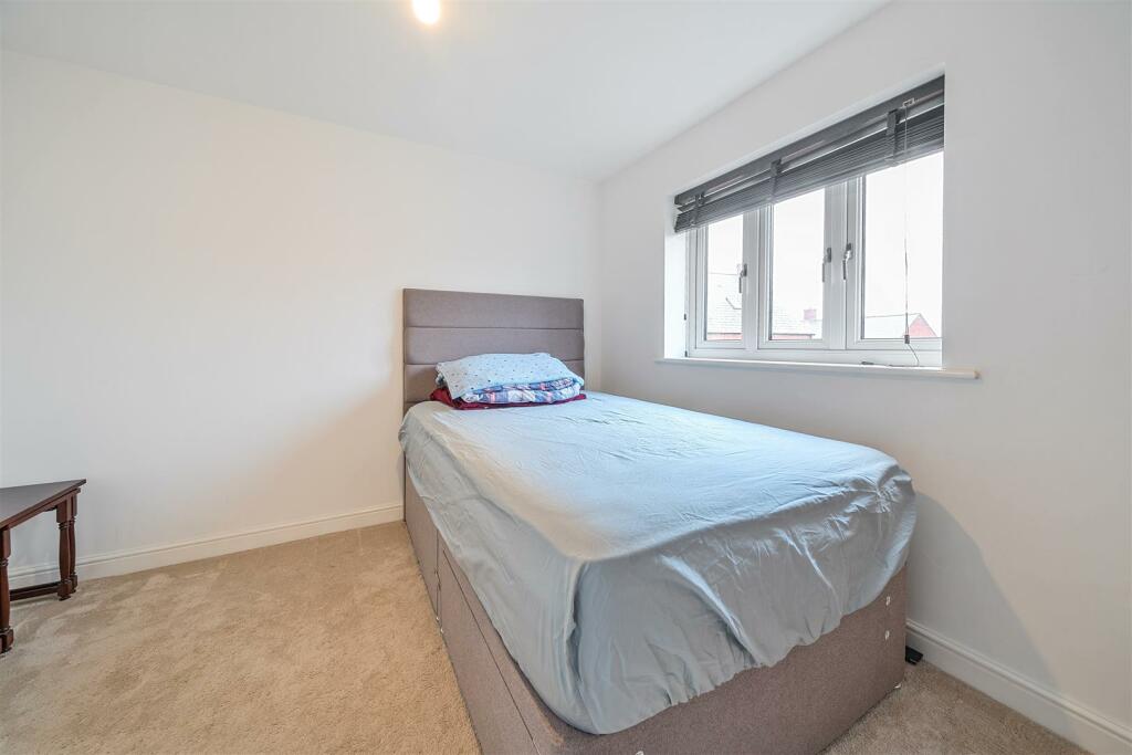 25 Cartmel Close, Towcester (17).jpg