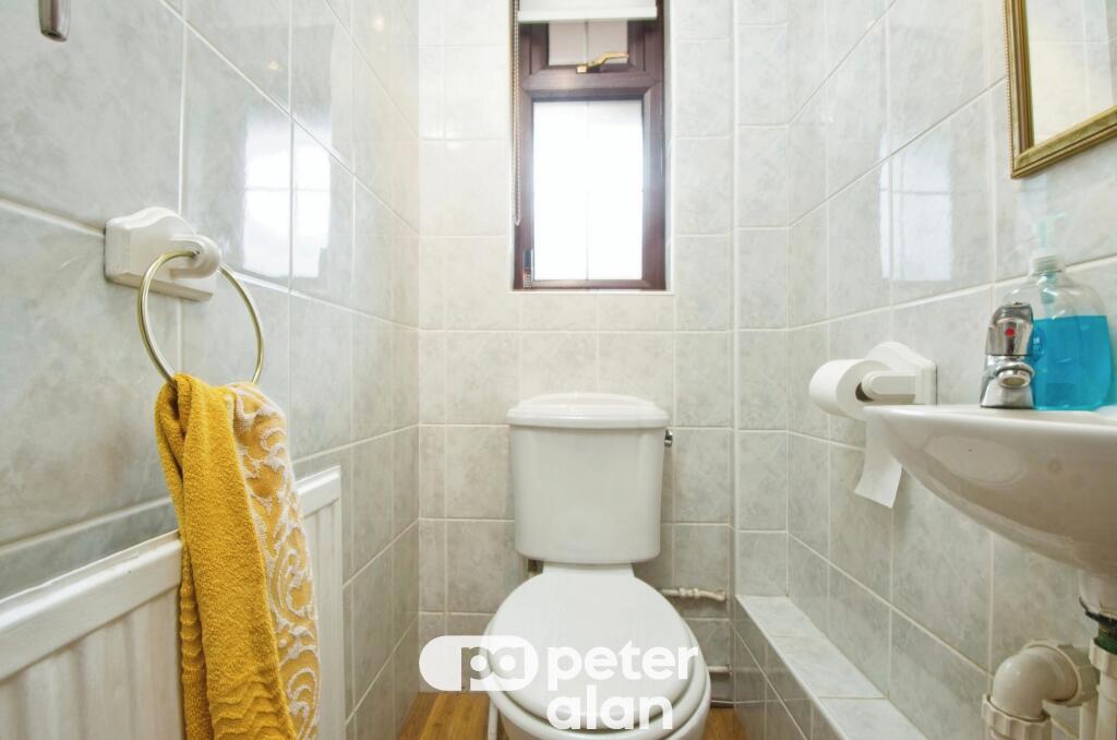 Cloakroom/wc