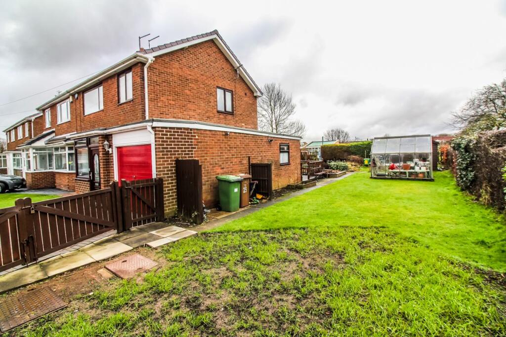 Side External Pic 4. 