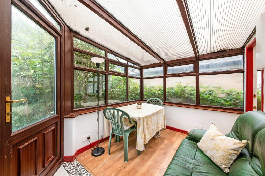 GARDEN ROOM