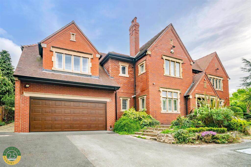 Front of Property  2.jpg