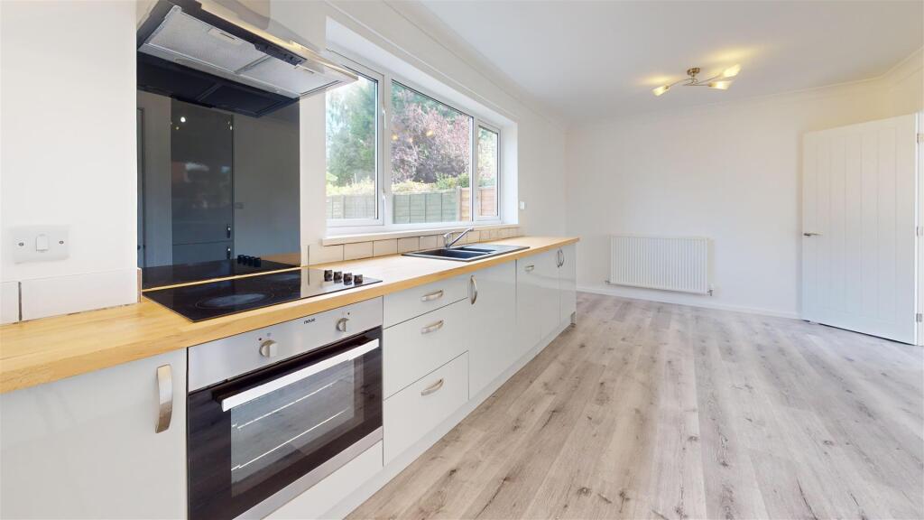 Greenwood Close 4, Kitchen Dining Room 2.jpg