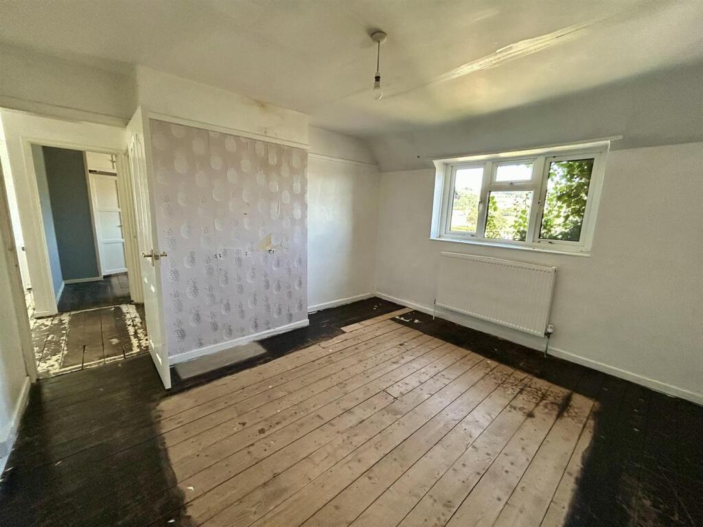 Bedroom (1).JPEG