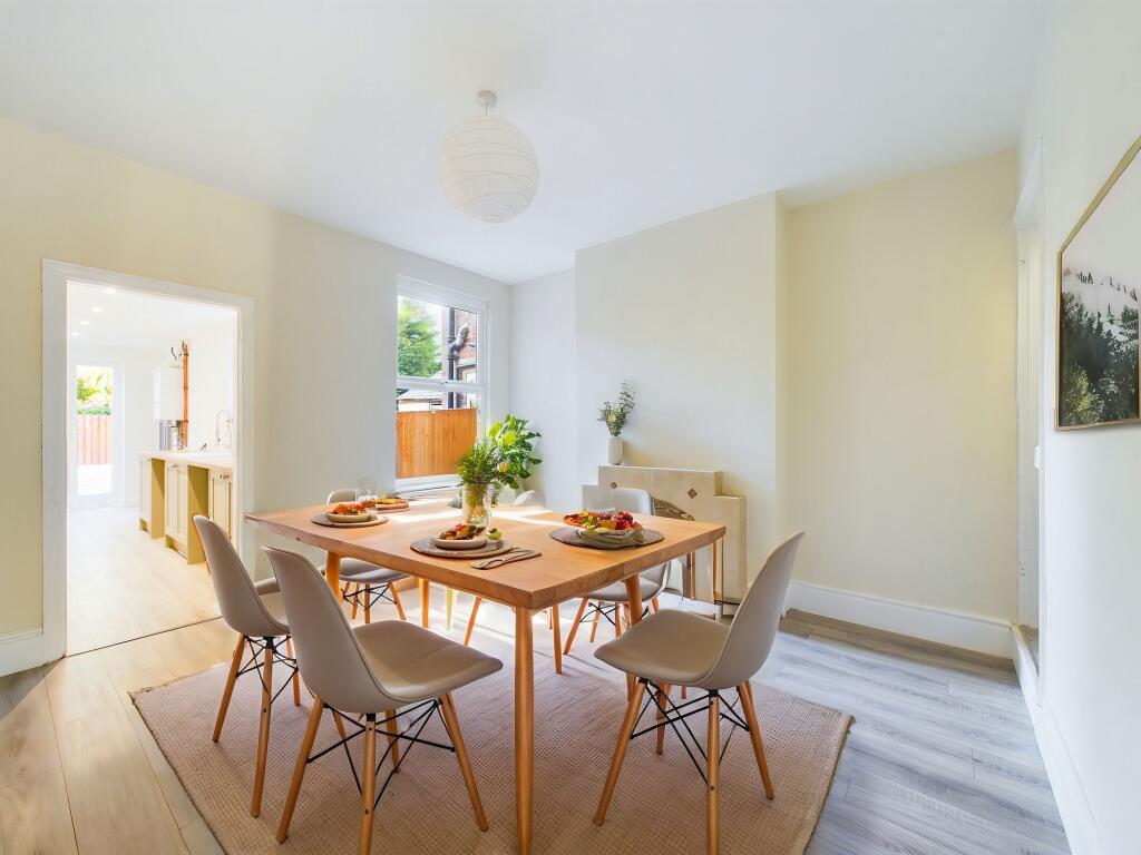 Dining Room (Virtually Furnished)