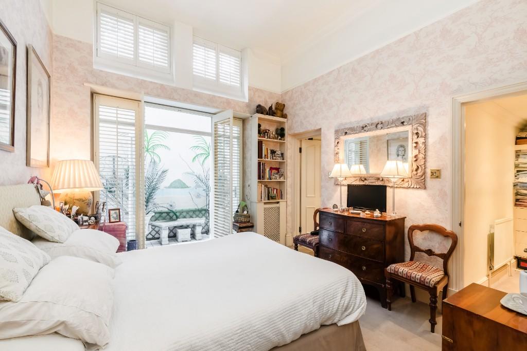 Principal bedroom