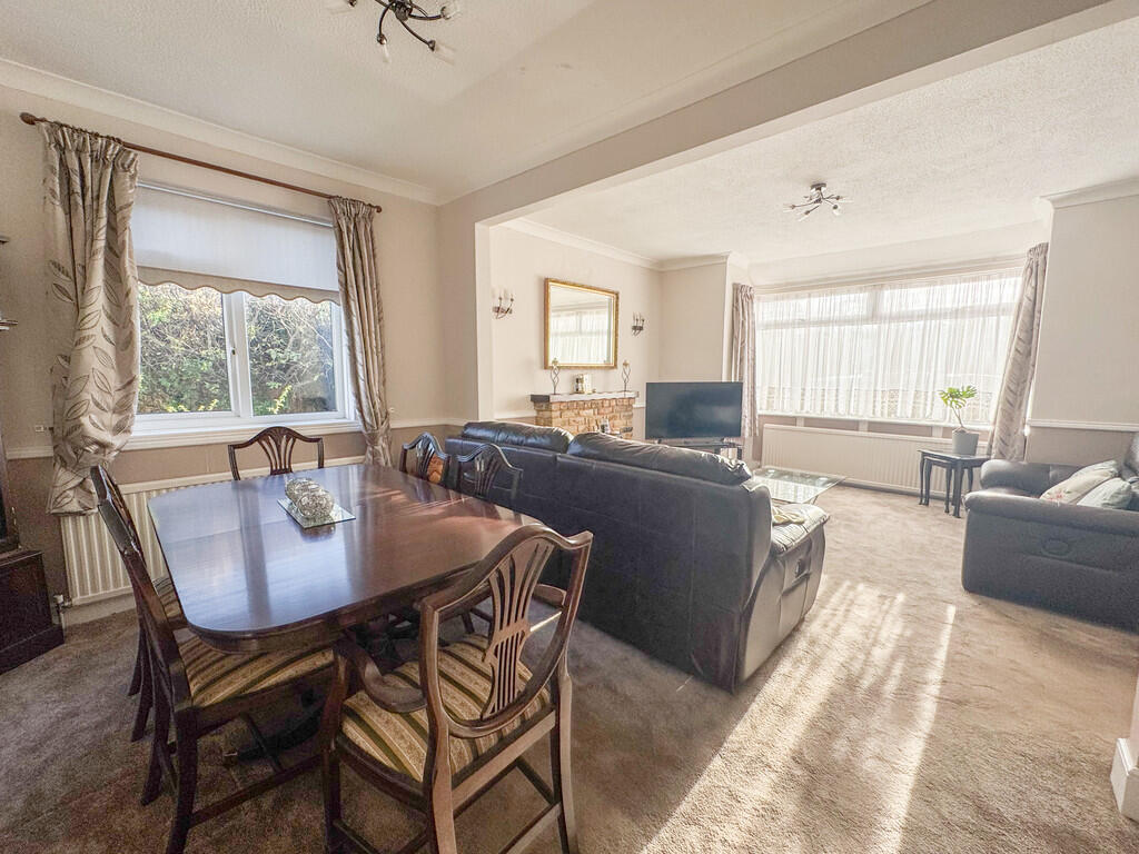 dining/lounge