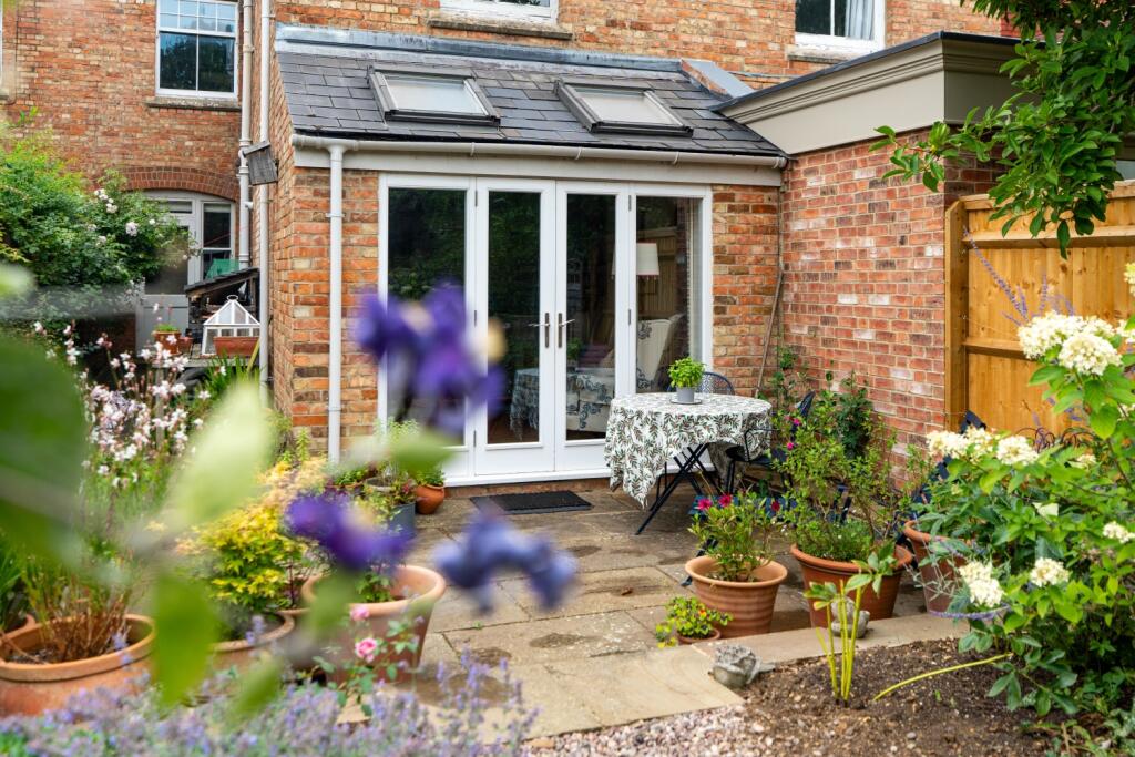 24 Lonsdale Road-05133