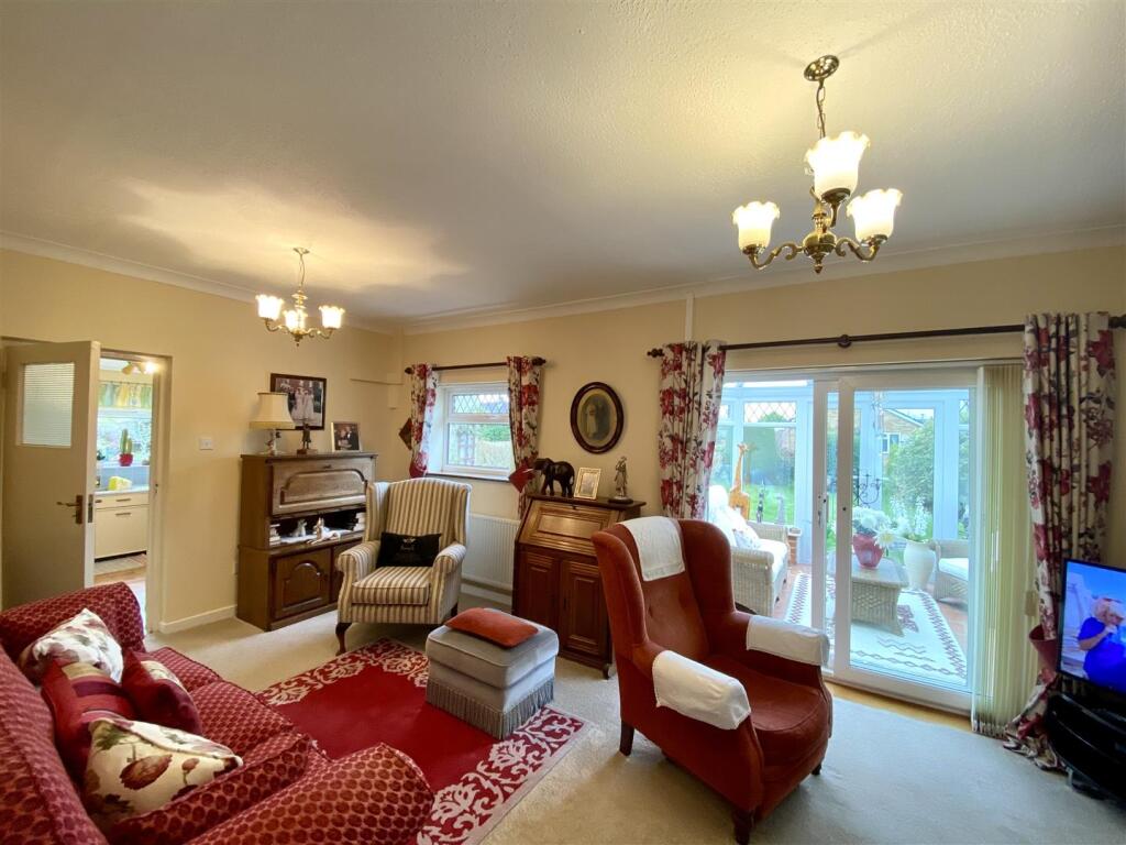 SITTING ROOM