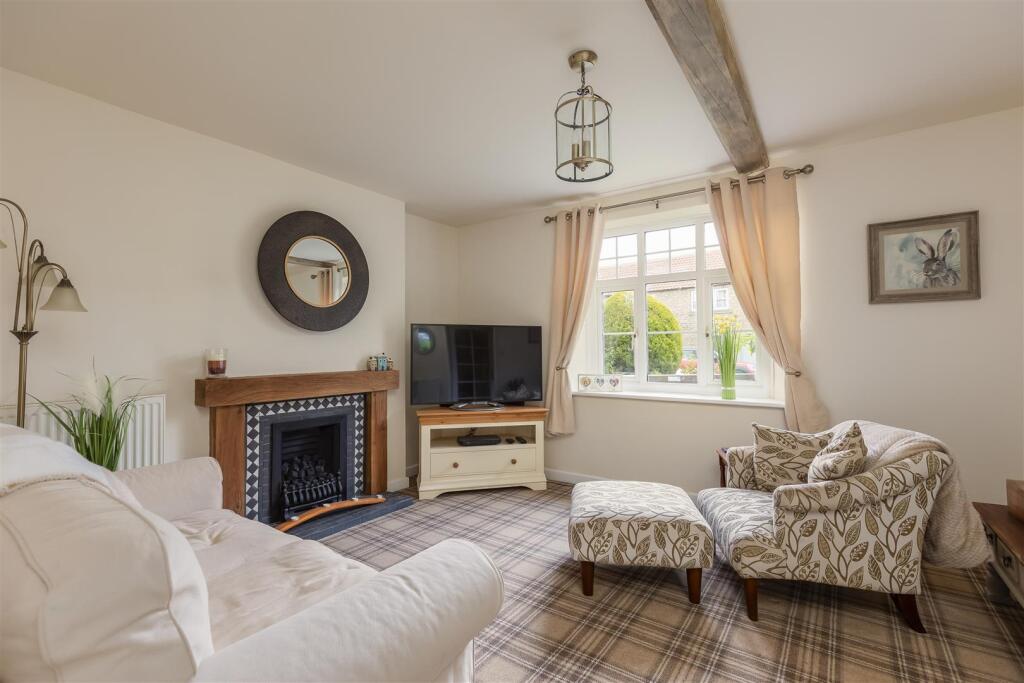 Bondgate 49 Sitting Room-1.jpg